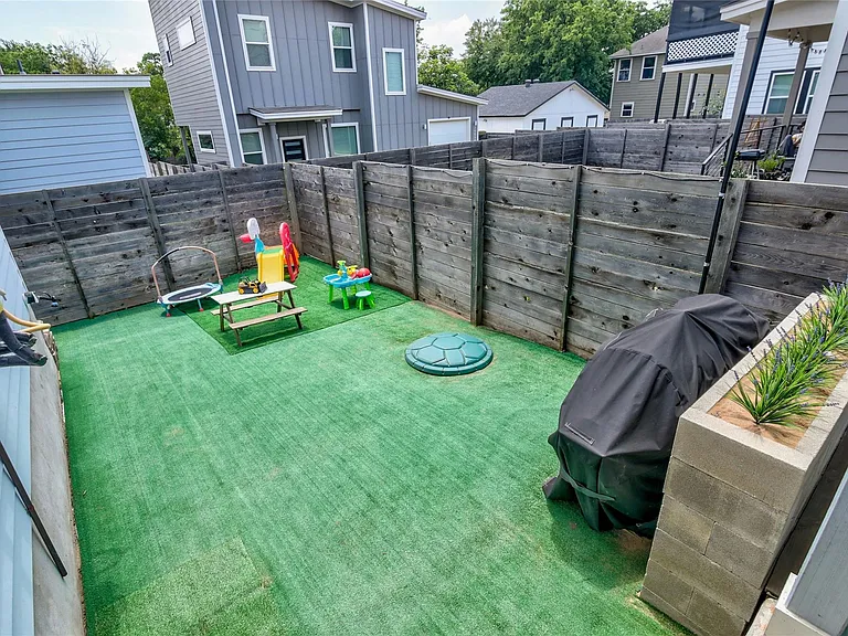7607 Providence Ave #A — Photo 26