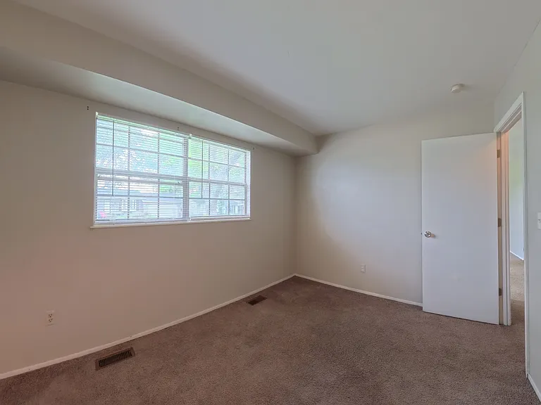 1101 W Nixon Dr — Photo 8