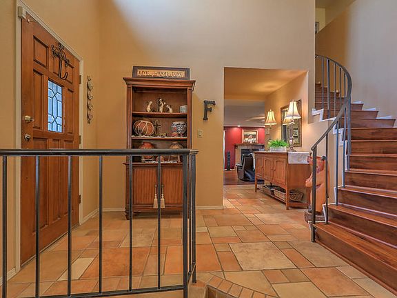 5th image of 5712 Nugget Ct NE