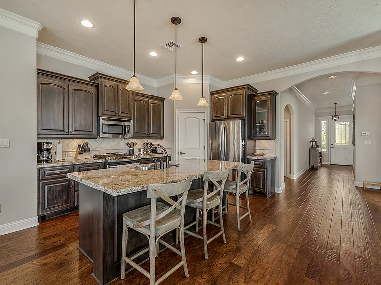 8200 Carters Cv — Photo 8