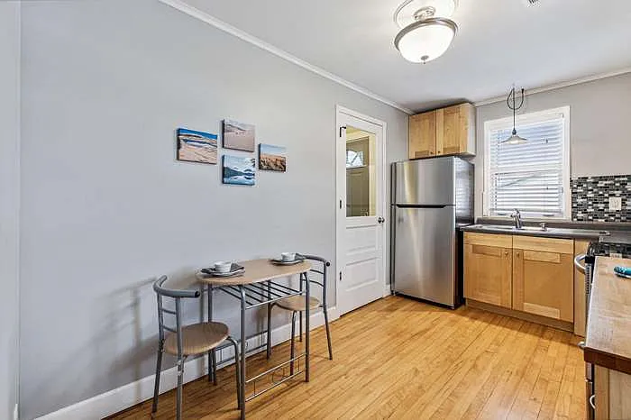 1165 Cook Ave E — Photo 4