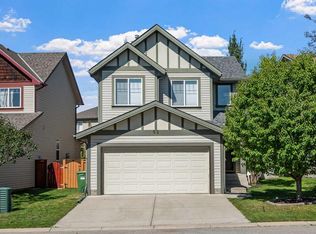 52 Copperfield Close SE, Calgary, AB T2Z 4L2