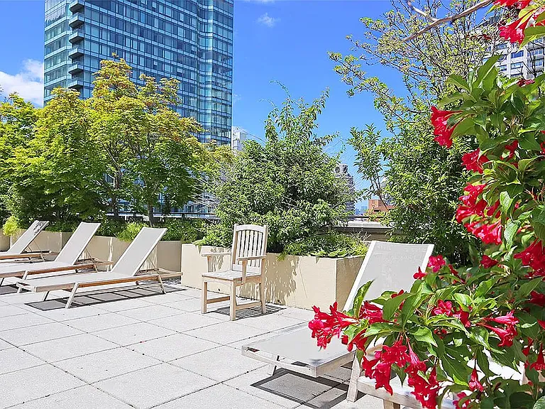 300 E 56th St #16M — Photo 7