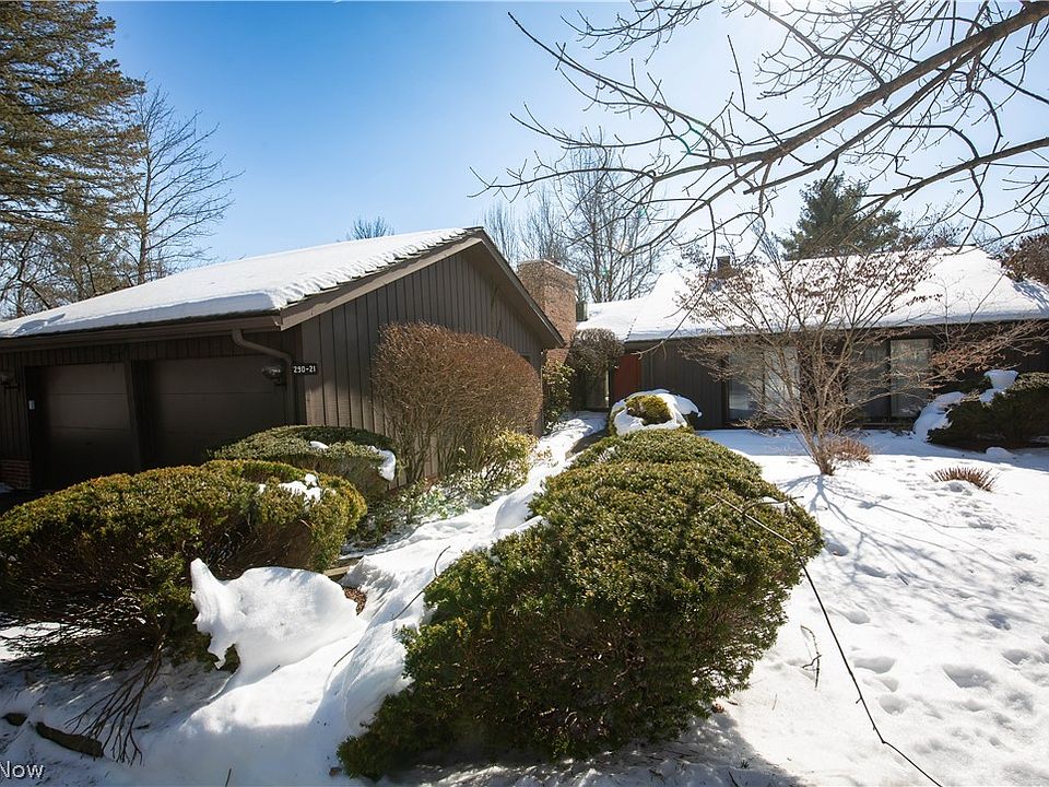 1st image of 290-21 Hawthorne Dr