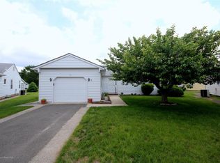 6 Havelock Ter, Toms River, NJ 08757