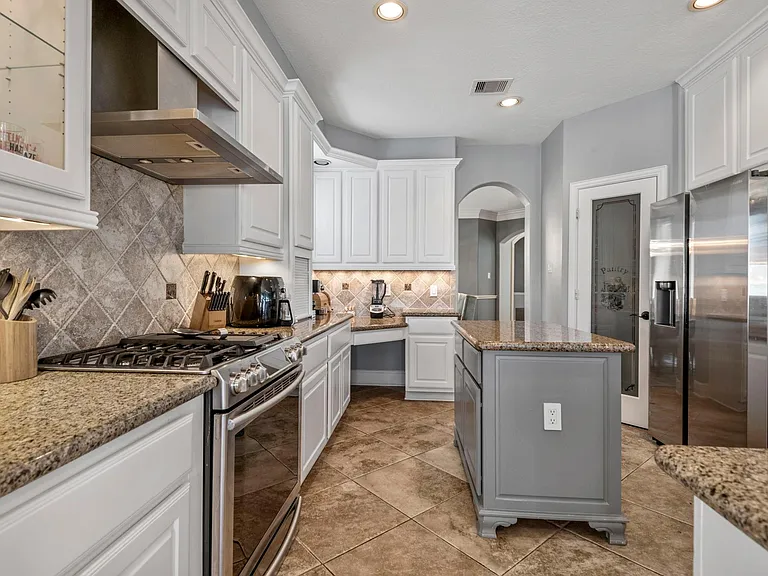 18918 Villa Bergamo Ln — Photo 15