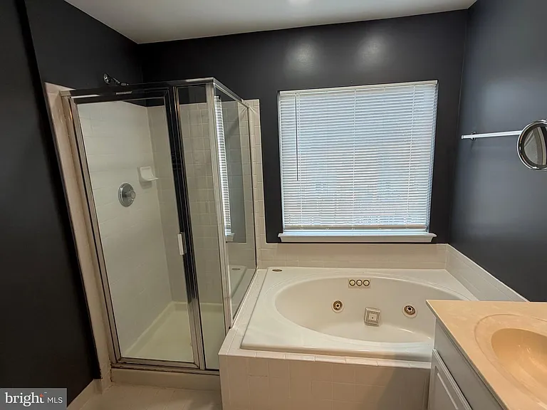 21779 Brondesbury Park Ter — Photo 21