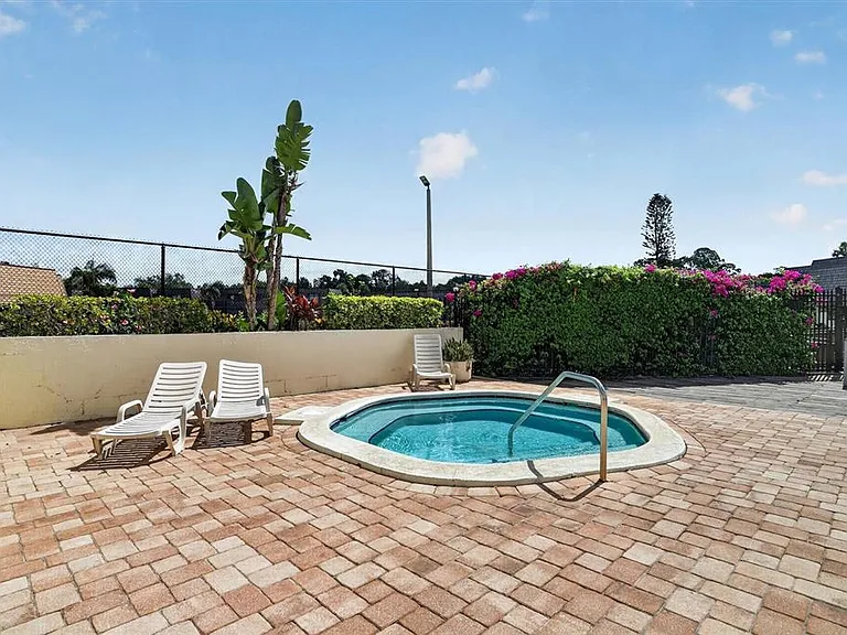 15317 W Pond Woods Dr #103 — Photo 31