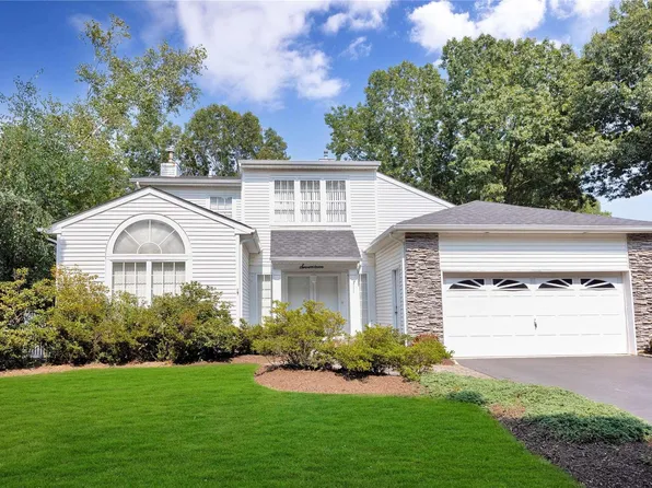 17 Morning Glory Drive, Lake Grove, NY 11755