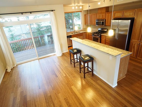 2nd image of 1049 156th Ave NE