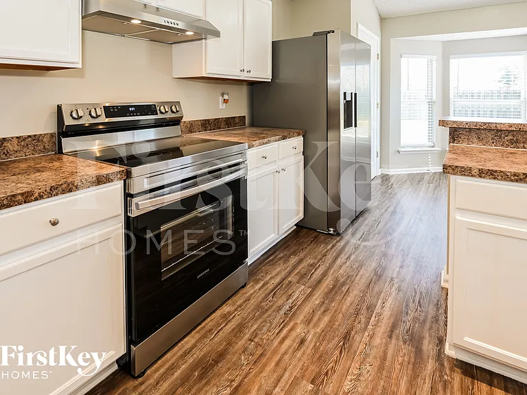 6983 Lafayette Park Dr — Photo 7