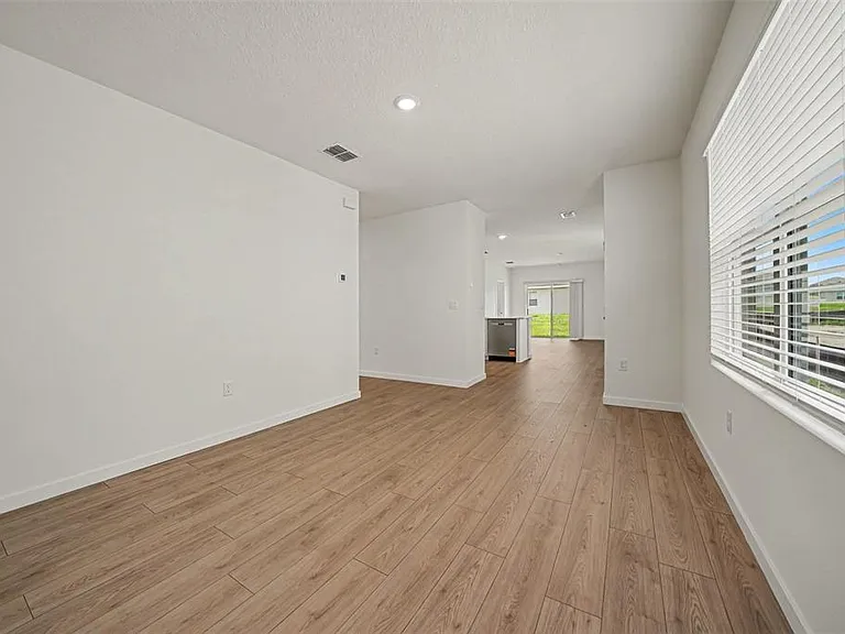 3408 Spineywood Dr — Photo 2