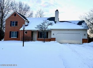 28741 White Rd, Perrysburg, OH 43551