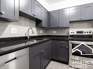 3825 N Pine Grove Ave APT 101, Chicago, IL 60613