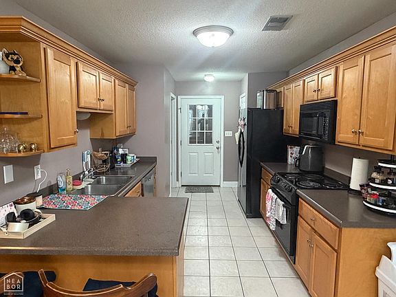 4th image of 1420 Crepe Myrtle Dr