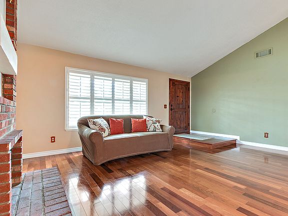 4th image of 122 N Ukiah Way