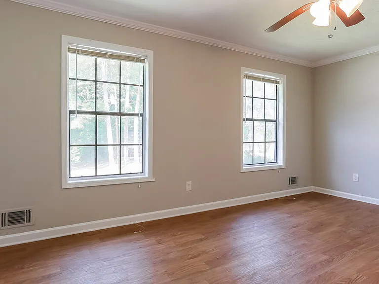 3212 Goldenchain Dr — Photo 7