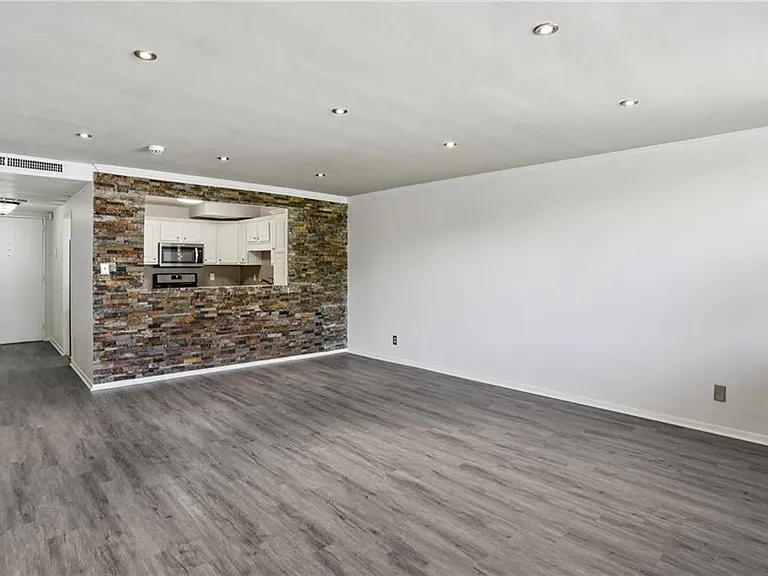 2965 Pharr Court South NW #NW-316-316 — Photo 8