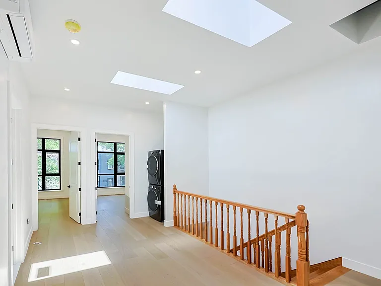 153 Weirfield St #B — Photo 14