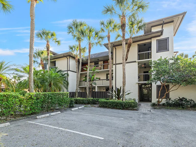 2785 Polo Island Dr #J301 — Photo 10