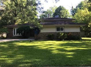 1061 Parkside Rd, Naperville, IL 60540