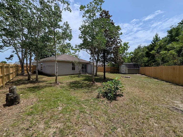 7592 Chablis Cir — Photo 18