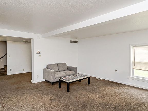 2nd image of 422 Eben Ave