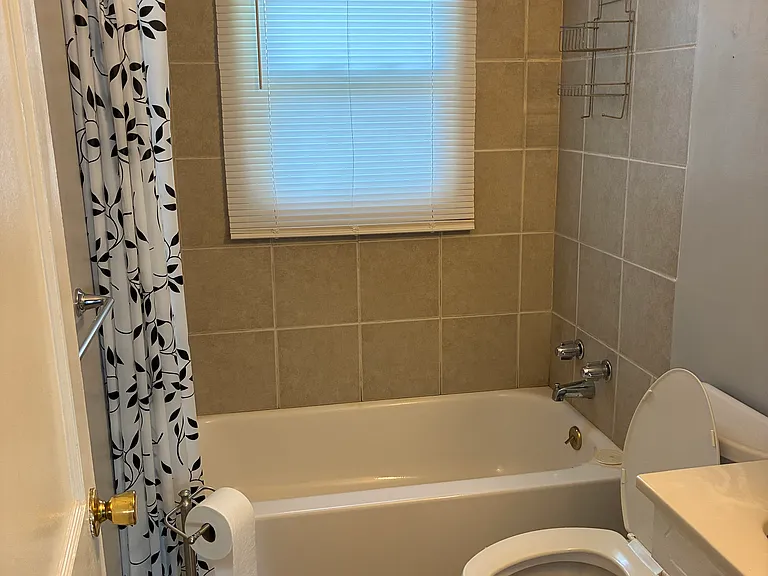 1109 Minor Ln — Photo 6