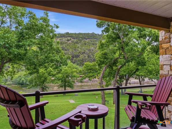540 River Run APT 202, New Braunfels, TX 78132