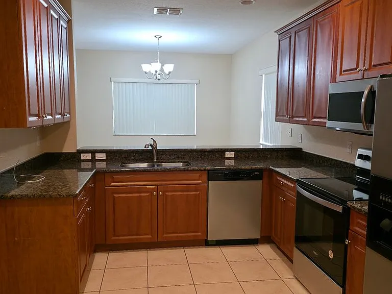 1110 Chervil Dr — Photo 7