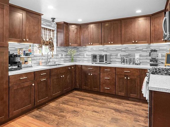 4th image of 1455 Alturas St #46