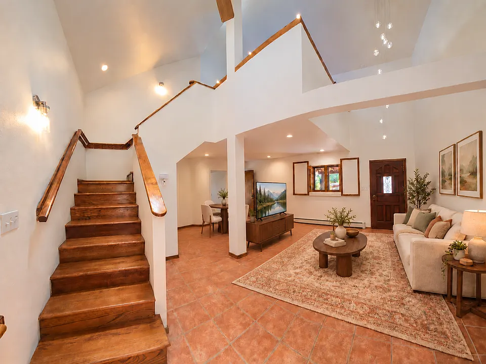 705 Rio Grande Ave #B