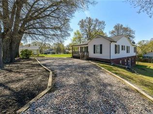 550 Milton L Taylor St, Kannapolis, NC 28083