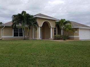 1313 Jacaranda Pkwy E, Cape Coral, FL 33909