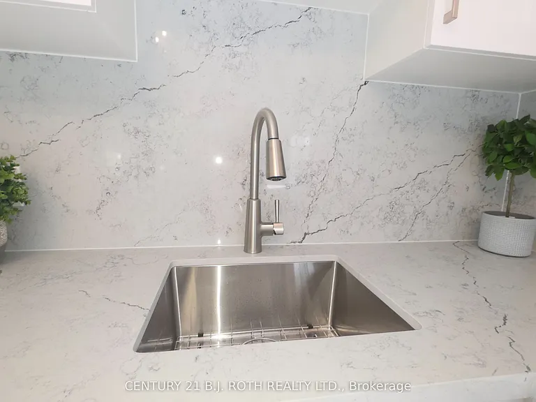 82 Albert St N #3 — Photo 8