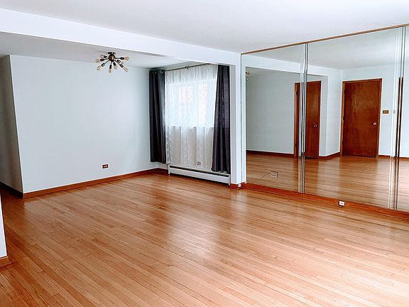 4th image of 5239 W Warwick Ave #A