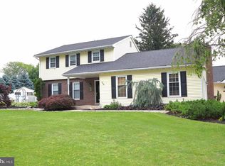146 Skyline Dr, New Holland, PA 17557