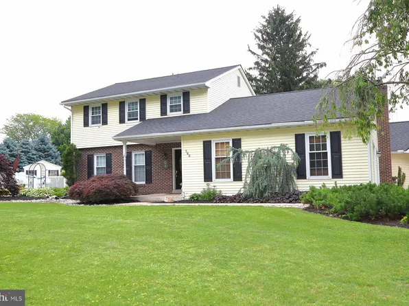 146 Skyline Dr, New Holland, PA 17557