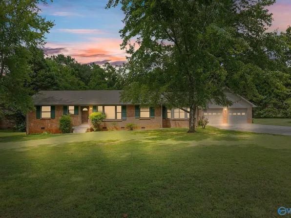 526 Trousdale Dr SW, Huntsville, AL 35802