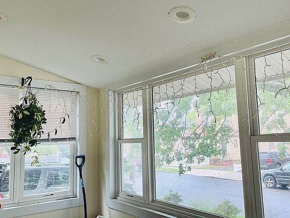3rd image of 102 Briggs Ave
