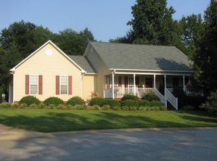 225 Jolena Ct, Boiling Springs, SC 29316