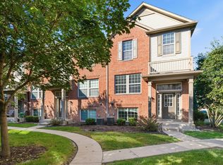631 Conservatory Ln #544, Aurora, IL 60502