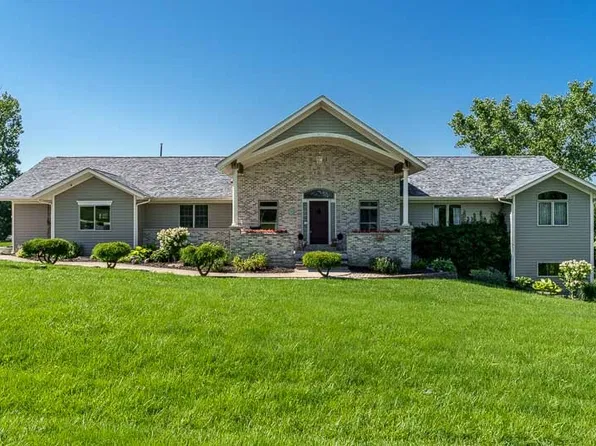 7887 Canterbury Ridge Dr, South Beloit, IL 61080