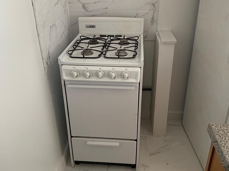 1st image of 127 McLean Ave Floor 4