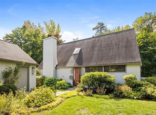 6 Laurel Ln #6, Avon, CT 06001