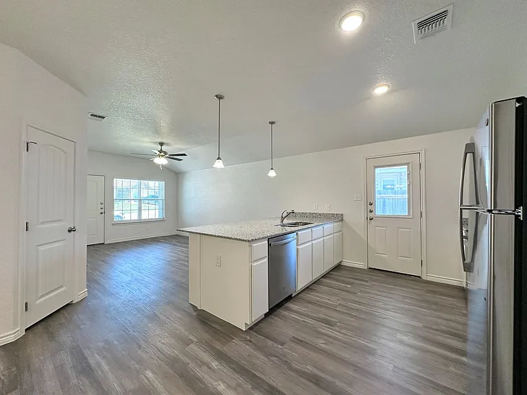 234B Dolphin Dr — Photo 9