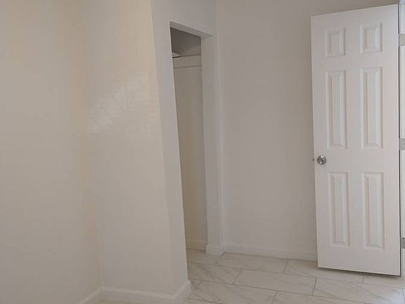 5th image of 3938 N Bonita St