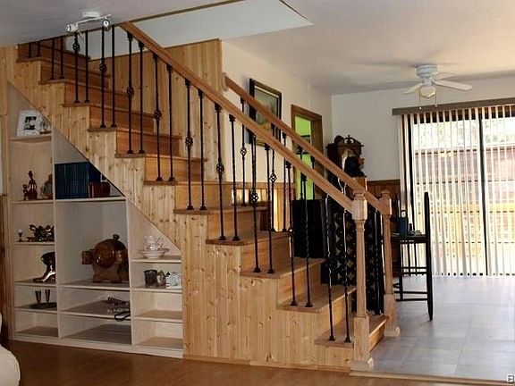 5th image of 448 Barrett Way