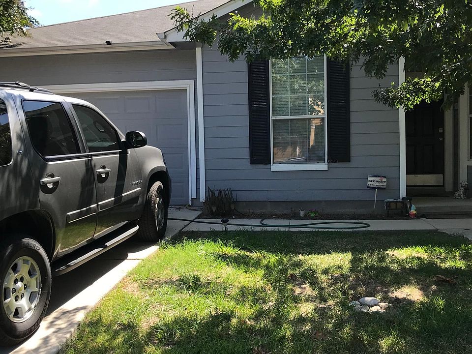 2nd image of 413 Bradfield Dr
