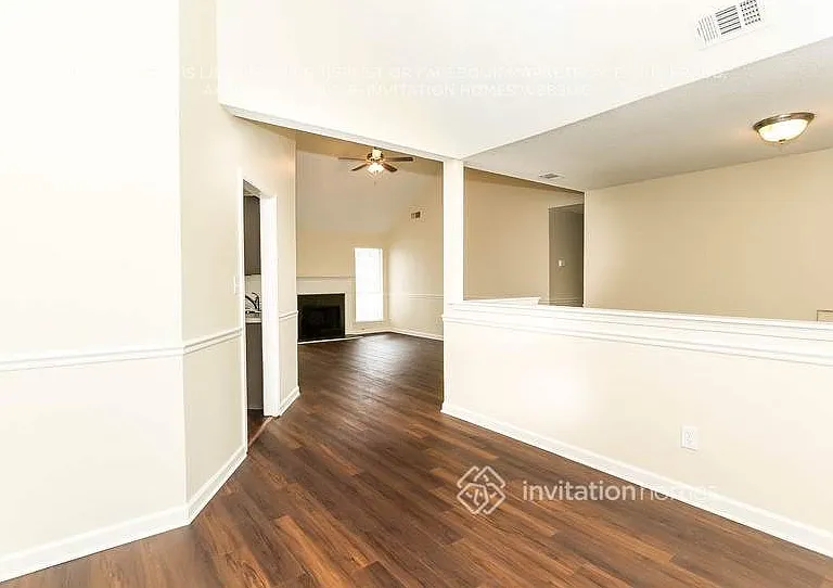 1131 Collyns Ct — Photo 3